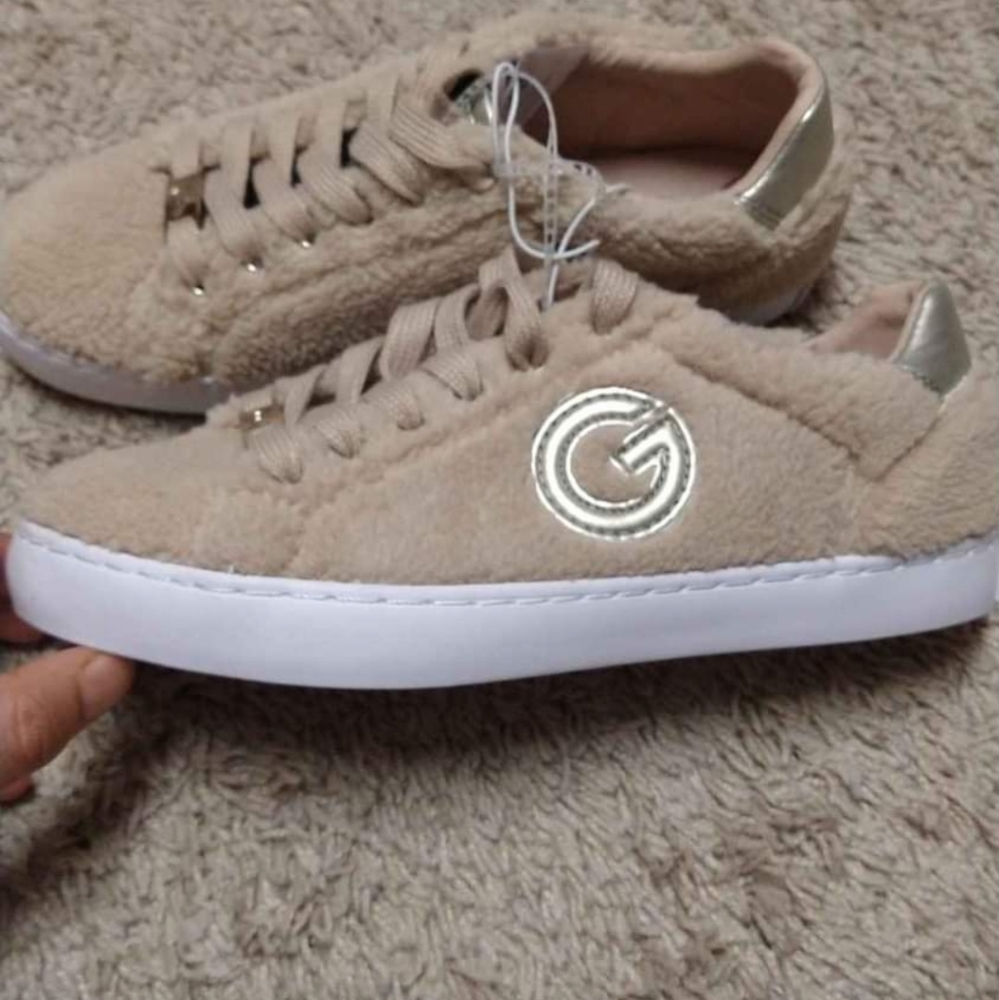 G By Guess Women's Sneakers Size 6.5 NWT